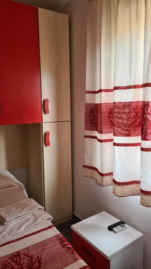 Red & Blue Rooms Ольбія Екстер'єр фото
