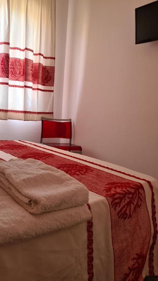 Red & Blue Rooms Ольбія Екстер'єр фото